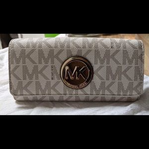 Kors Wallet